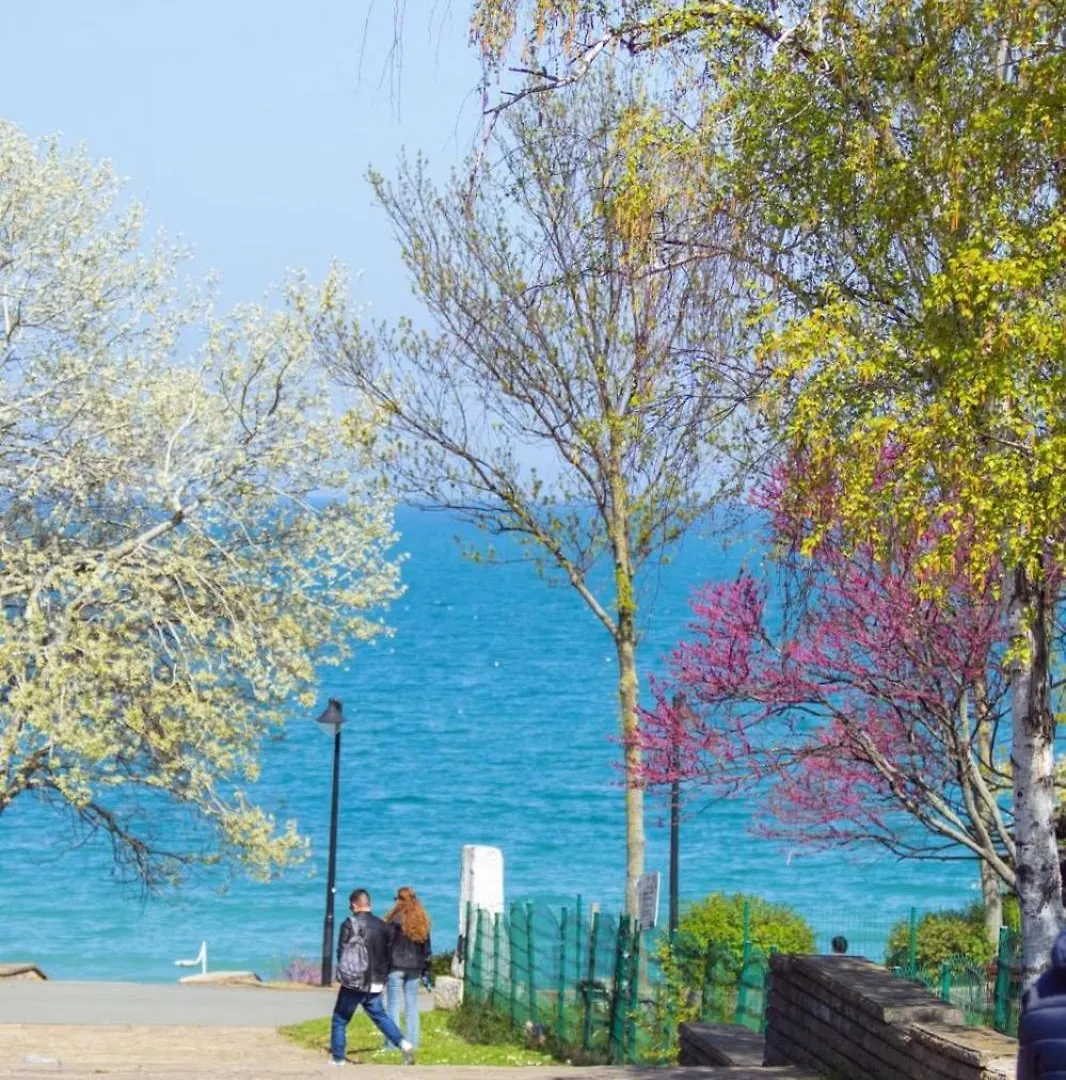 Aura Beach Apartment Burgas 0*,  Bulgaria