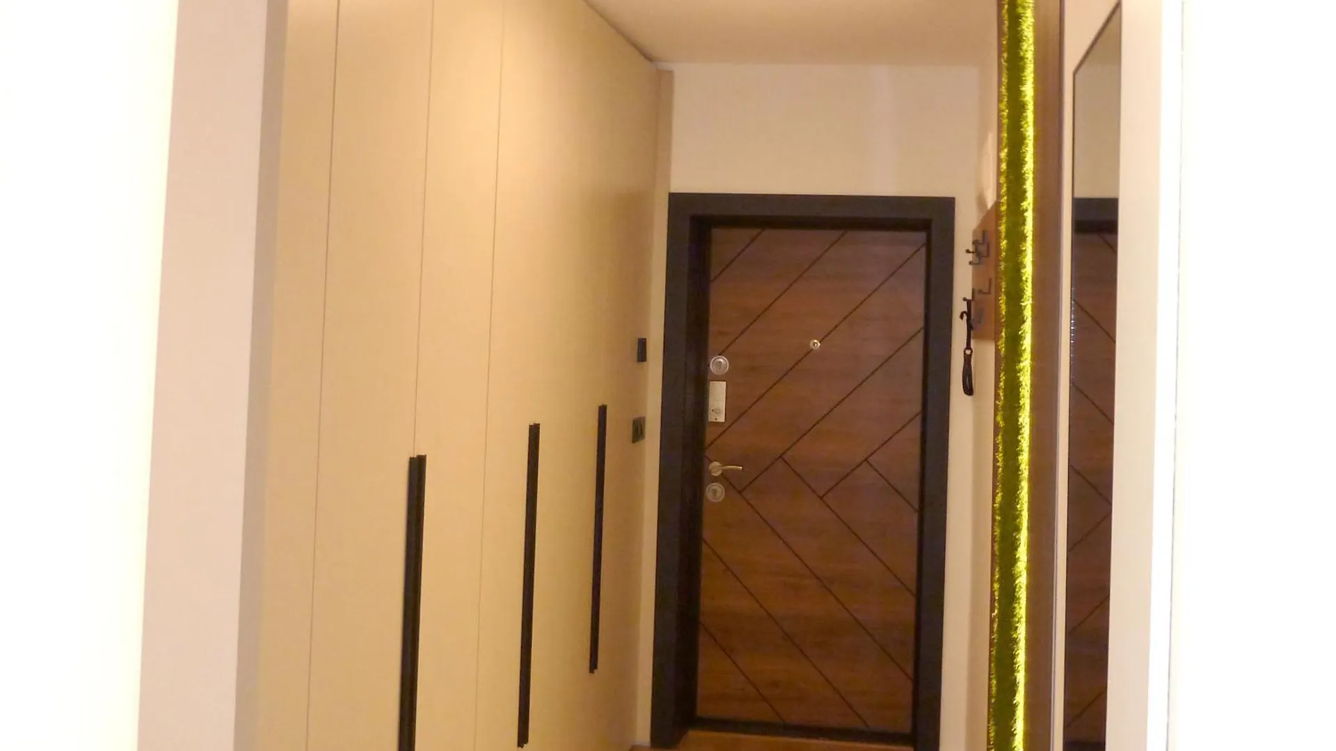 Aura Beach Apartment Burgas