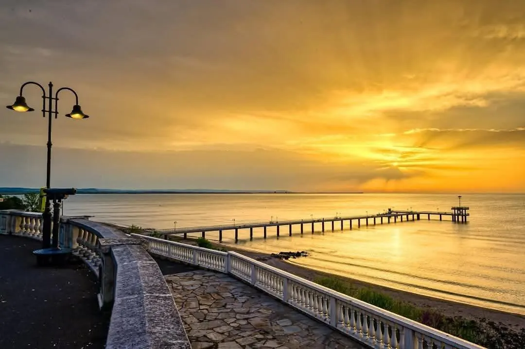 Aura Beach Apartment Burgas City 0*,